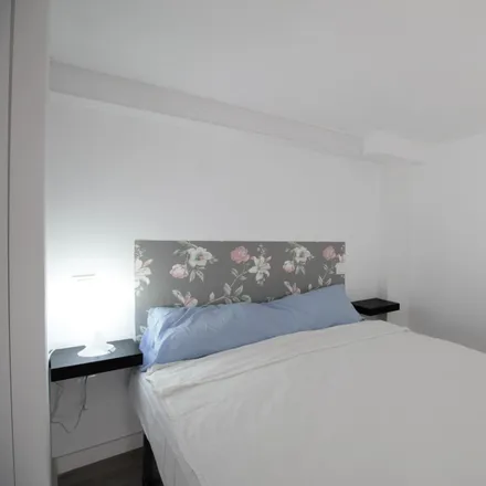 Rent this studio apartment on Calle de Santoña in 45, 28026 Madrid