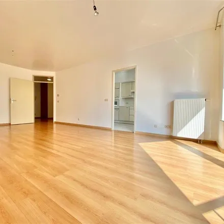 Rent this 2 bed apartment on Boulevard Brand Whitlock - Brand Whitlocklaan 159 in 1200 Woluwe-Saint-Lambert - Sint-Lambrechts-Woluwe, Belgium