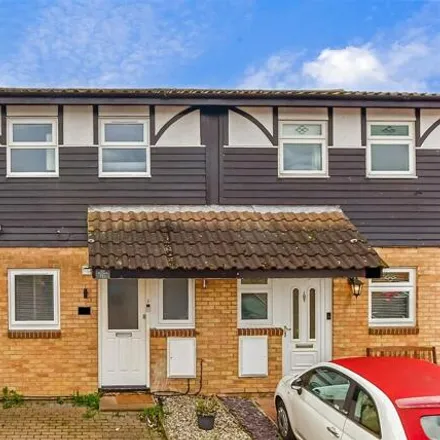 Buy this 3 bed duplex on Soane Street in Basildon, SS13 1QU