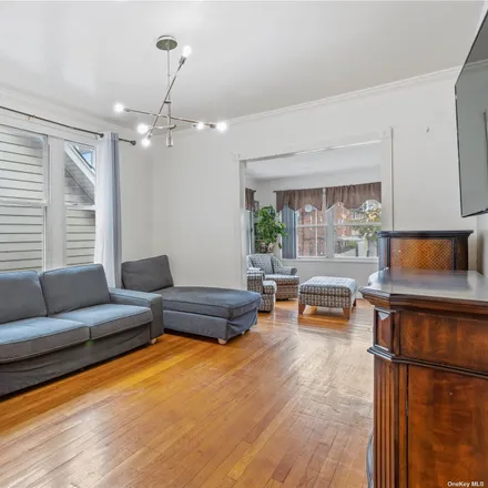 Image 4 - 61-14 160th Street, New York, NY 11365, USA - Townhouse for sale
