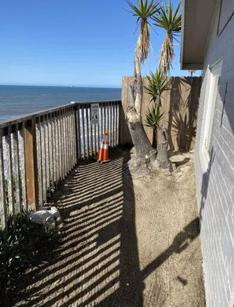 Image 4 - 6587 Del Playa Drive, Isla Vista, CA 93117, USA - House for sale