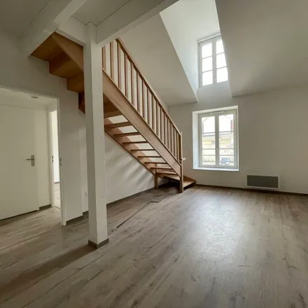 Rent this 3 bed apartment on Grand Octogone in 60200 Compiègne, France