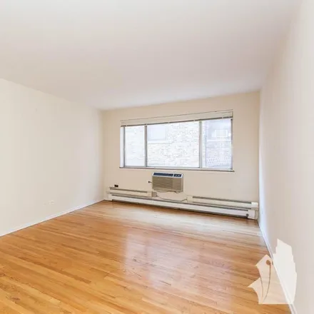 Image 4 - 660 West Wrightwood Avenue - Apartment for rent