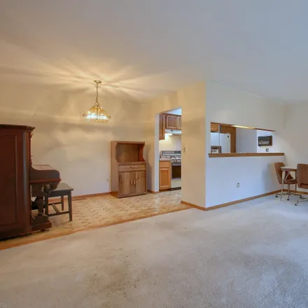 Image 5 - 14728 Bristol Court, Shelby Charter Township, MI 48315, USA - Townhouse for sale