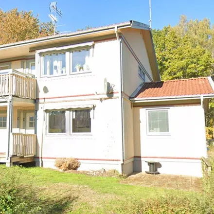 Rent this 4 bed apartment on Ekstigen 7 in 574 35 Vetlanda, Sweden