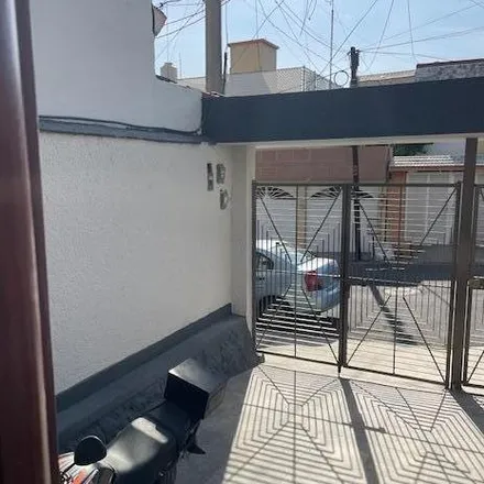 Rent this 3 bed house on La Salle Campus Boulevares in Calle Colina de la Rumorosa, 53230 Naucalpan de Juárez