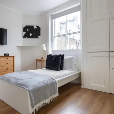 Rent this studio townhouse on 1 Spring Street in London, W2 3RA