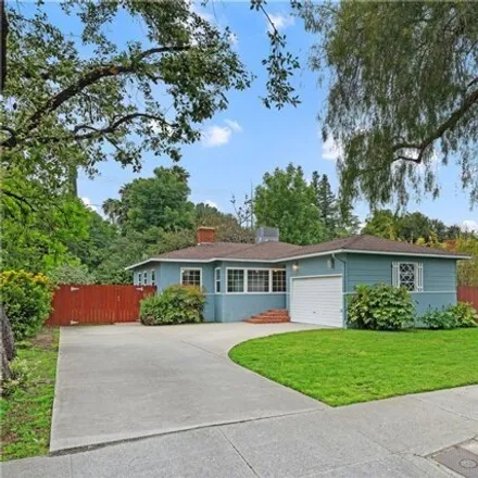 Buy this 3 bed house on 5529 Fallbrook Avenue in Los Angeles, CA 91367