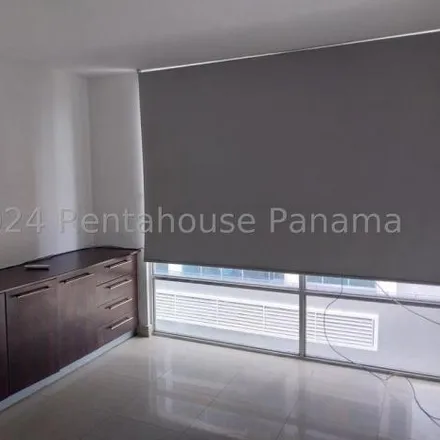Rent this 3 bed apartment on Avenida de la Rotonda in 0816, Parque Lefevre