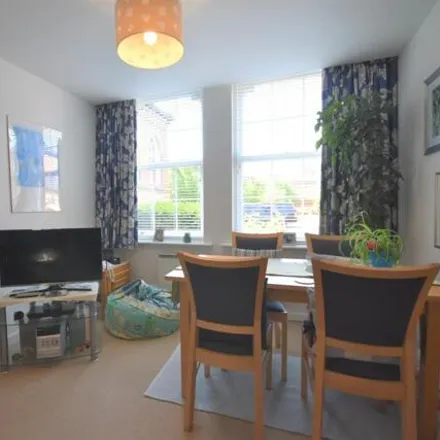 Image 5 - Clarence House, Abingdon Close, Macclesfield, SK11 8TT, United Kingdom - Apartment for sale