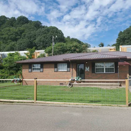 Buy this 4 bed house on 1735 Waldo Drive in Green Valley, Ironton