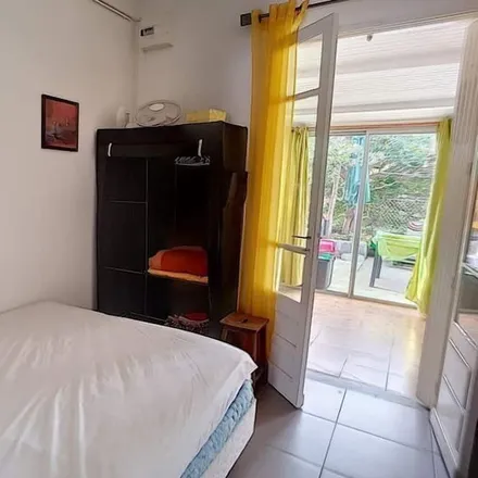 Rent this 2 bed apartment on Saint-Pierre-la-Mer in Rue du Rocher, 11560 Saint-Pierre-la-Mer