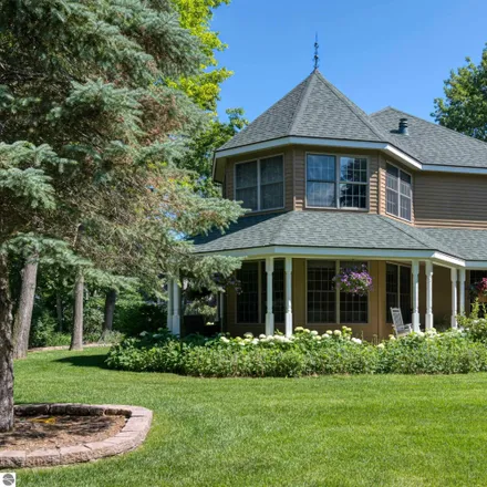 Image 3 - 3898 Kennedy Place, Acme Township, MI 49690, USA - House for sale