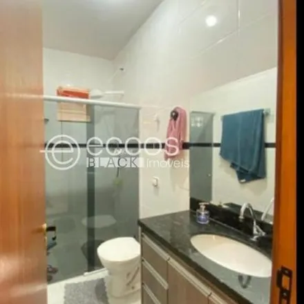 Buy this 3 bed house on Alameda Anisio Manoel de Oliveira in Jardim Holanda, Uberlândia - MG