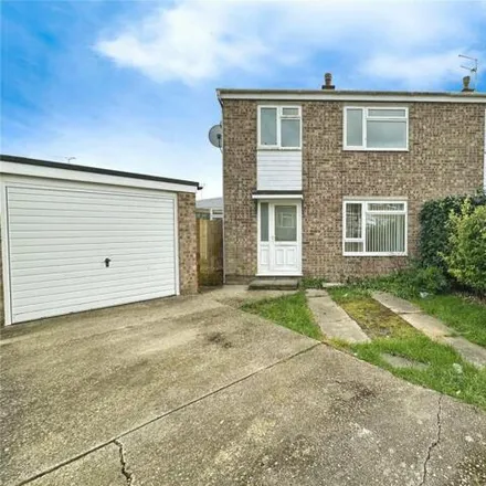 Buy this 3 bed duplex on The Kentings in Great Notley, CM7 1JH