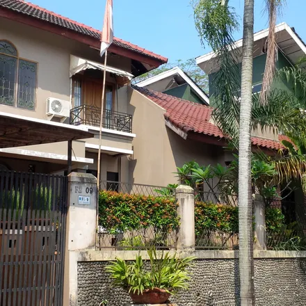 Rent this 3 bed house on South Tangerang in RW 05, ID