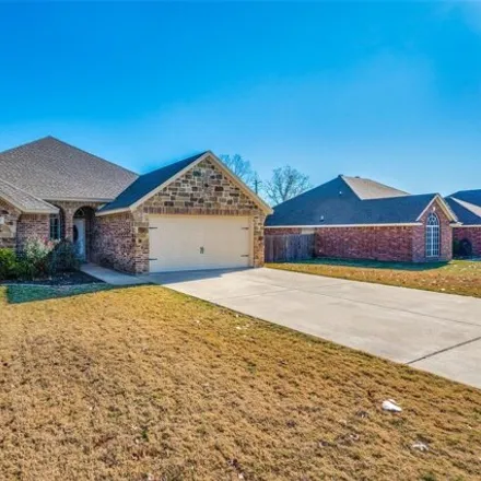 Buy this 3 bed house on 1085 County Road 3285 in Bridgeport, TX 76426