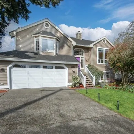 Buy this 4 bed house on 5125 47th Avenue South in Seattle, WA 98118
