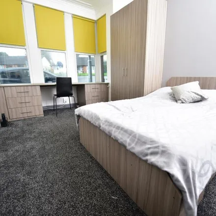 Rent this 6 bed room on Beechwood Road in Leeds, LS4 2LL