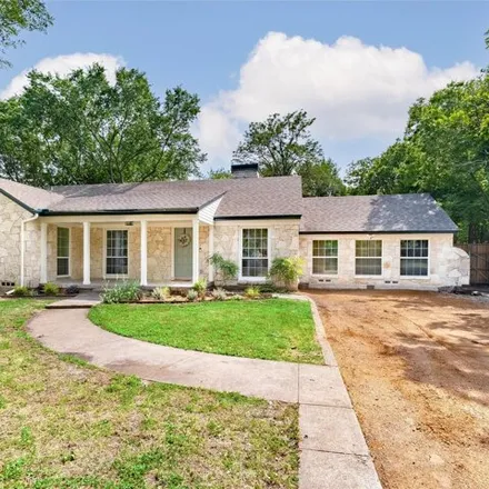Rent this 3 bed house on 1511 Verano Drive in Reinhardt, Dallas
