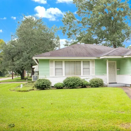 Buy this 2 bed house on 1909 Rhodes Avenue in Prescott Place, Baton Rouge