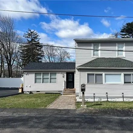 Buy this 4 bed house on 5 Hillcrest Place in City of Newburgh, NY 12550