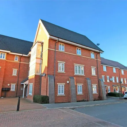 Rent this 2 bed apartment on Tiree Court in Bletchley, MK3 5FD
