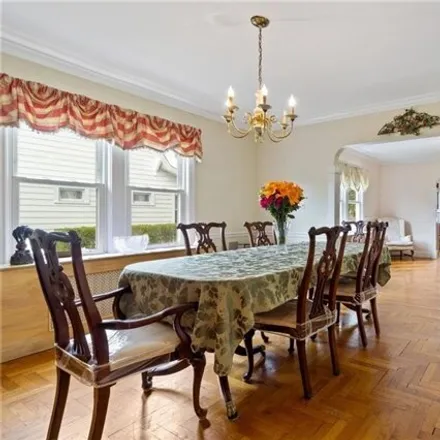 Image 6 - 2922 Sommer Place, New York, NY 10465, USA - House for sale
