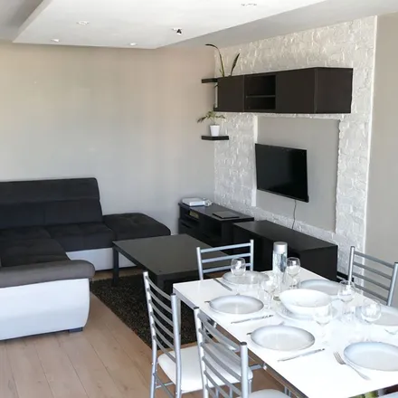Rent this 5 bed apartment on 4 Rue de Glasgow in 29200 Brest, France