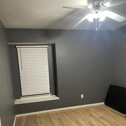 Rent this 1 bed room on 649 Lemon Drive in Arlington, TX 76018