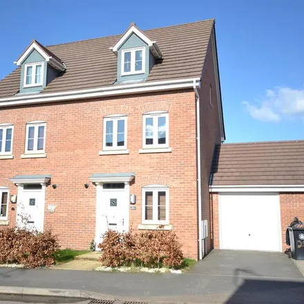 Rent this 3 bed townhouse on 39 Ophelia Drive in Stratford-upon-Avon, CV37 0BL
