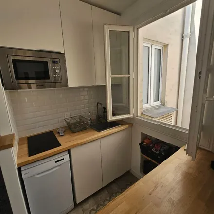 Image 7 - 6 Rue Budé, 75004 Paris, France - Apartment for rent