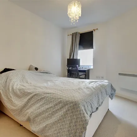 Rent this 2 bed apartment on Cross Street in Portsmouth, PO1 3HY
