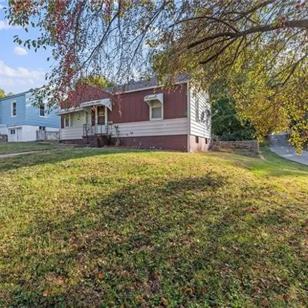 Image 3 - 501 North Bellaire Avenue, Kansas City, MO 64123, USA - House for sale