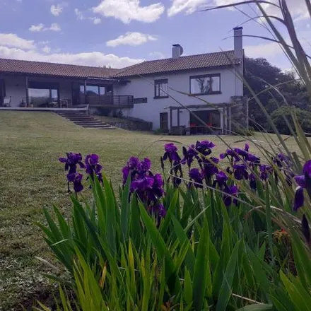 Rent this 4 bed house on Avenida Don Bosco 727 in Don Bosco, Tandil