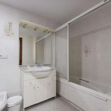 Image 2 - Carrer de Santa Rosa, 20, 46021 Valencia, Spain - Apartment for rent