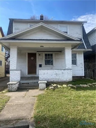 Buy this 3 bed house on 1105 Martin Avenue in West Toledo, Toledo