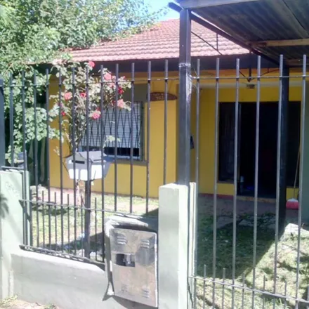 Buy this studio house on Luis Viale in B1852 GAU Burzaco, Argentina