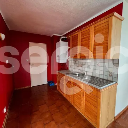 Rent this 3 bed apartment on 77 Boulevard Van Gogh in 59491 Villeneuve-d'Ascq, France