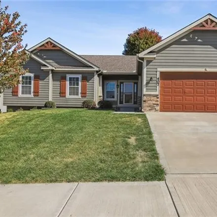 Buy this 3 bed house on 407 Crestridge Drive in Kearney, MO 64060