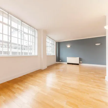 Rent this 2 bed room on The County Hall South Block in Forum Magnum Square, South Bank