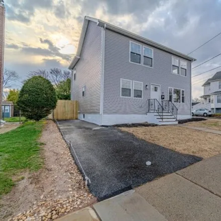 Image 1 - 89 Bensonhurst Avenue, Fords, Woodbridge Township, NJ 08863, USA - House for sale