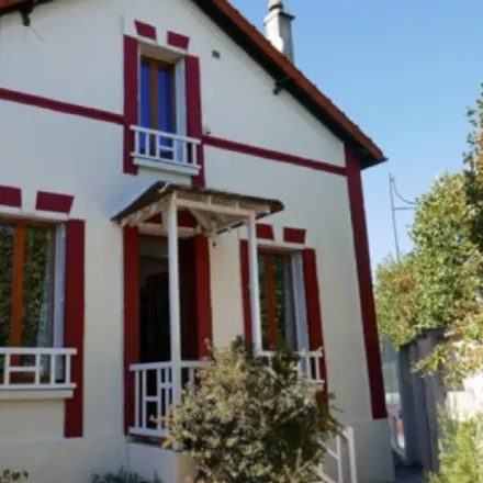 Rent this 4 bed house on Meaux in IDF, FR