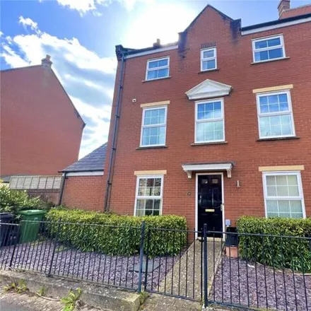 Rent this 3 bed duplex on Redhouse Way in Swindon, SN25 2AZ