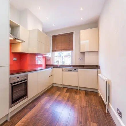 Rent this 2 bed apartment on Ashworth Road in London, W9 1LN