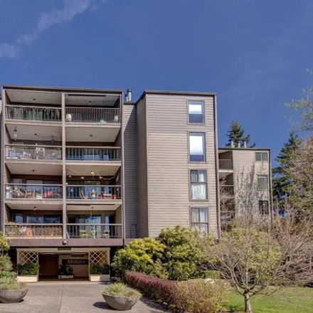 Buy this 3 bed condo on 13861 Northeast 66th Street in Redmond, WA 98052