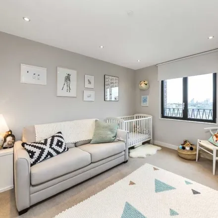 Rent this 2 bed apartment on Roseberry Mansions in 1 Tapper Walk, London