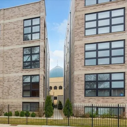Buy this 2 bed condo on 1213 E 46th St Unit 2 in Chicago, Illinois