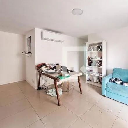 Buy this 2 bed apartment on Rua Noronha Torrezão in Pé Pequeno, Niterói - RJ