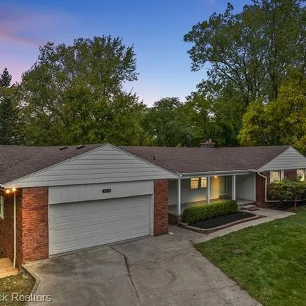 Image 1 - 2384 Cloverlawn Avenue, Bloomfield Township, MI 48302, USA - House for sale